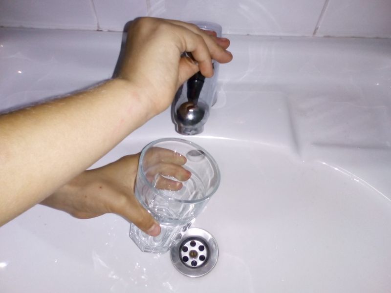 Pierderi enorme pe rețeaua de apă din Valea Jiului