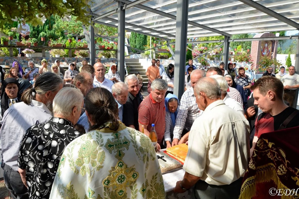FOTO| Mănăstirea Crișcior și-a sărbătorit cel de-al doilea hram