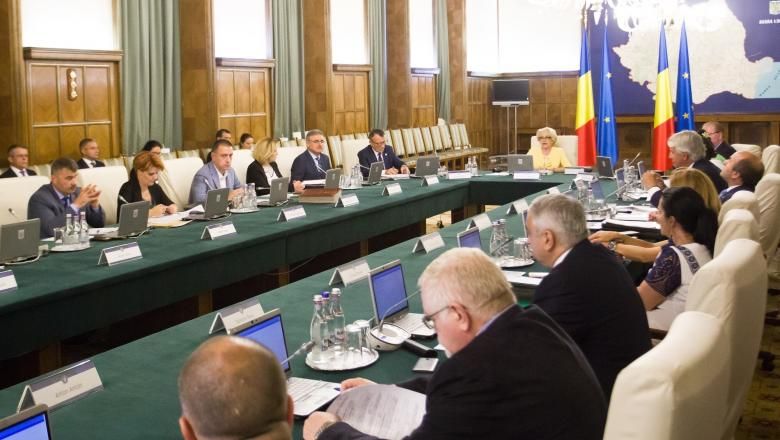 Guvernul ajută opt familii hunedorene