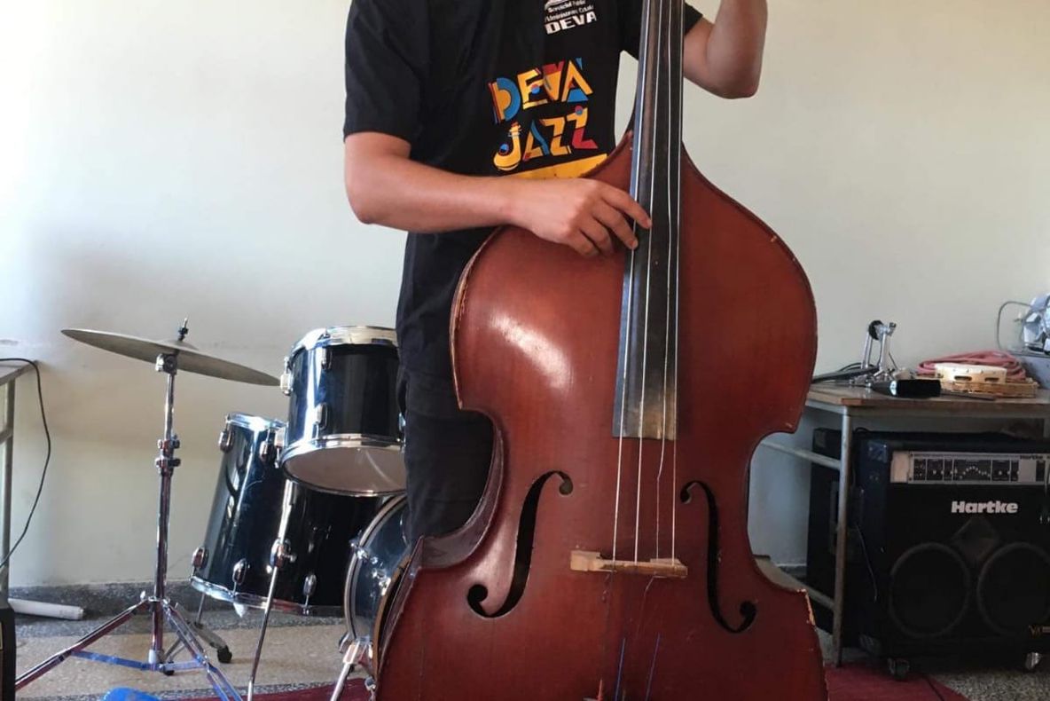 Surpriză pentru călători. „Autobuzul cu Jazz” circulă prin Deva