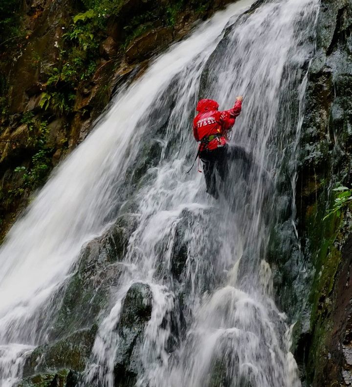 A cerut ajutorul salvamontiștilor după ce s-a rătăcit în munți