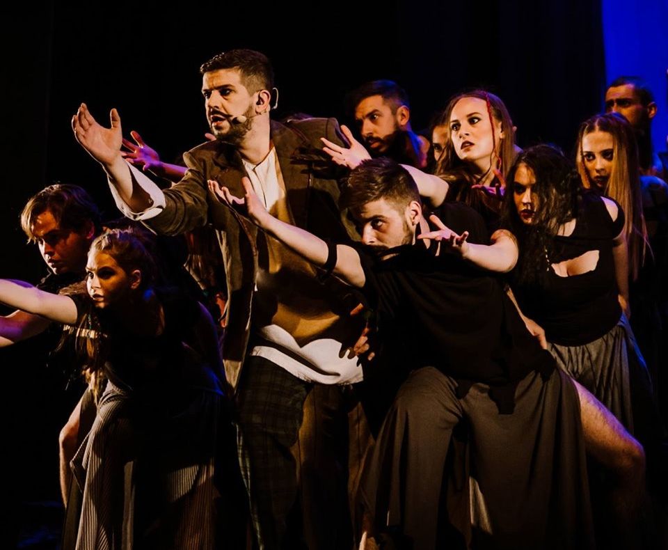 Pregătiri pentru noua stagiune la Teatrul de Artă din Deva