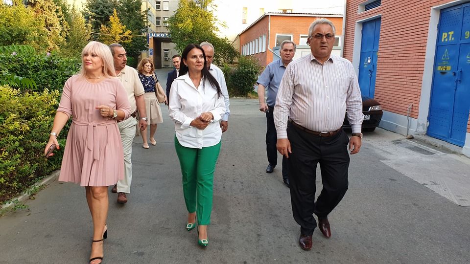 Ministrul Sănătăţii, Sorina Pintea, în vizită la spitalul din Deva şi la cel din Orăştie