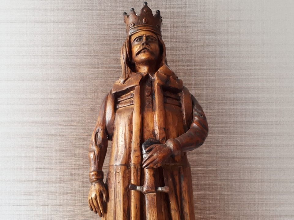 Expoziţie de sculptură în lemn, în Cetatea Devei