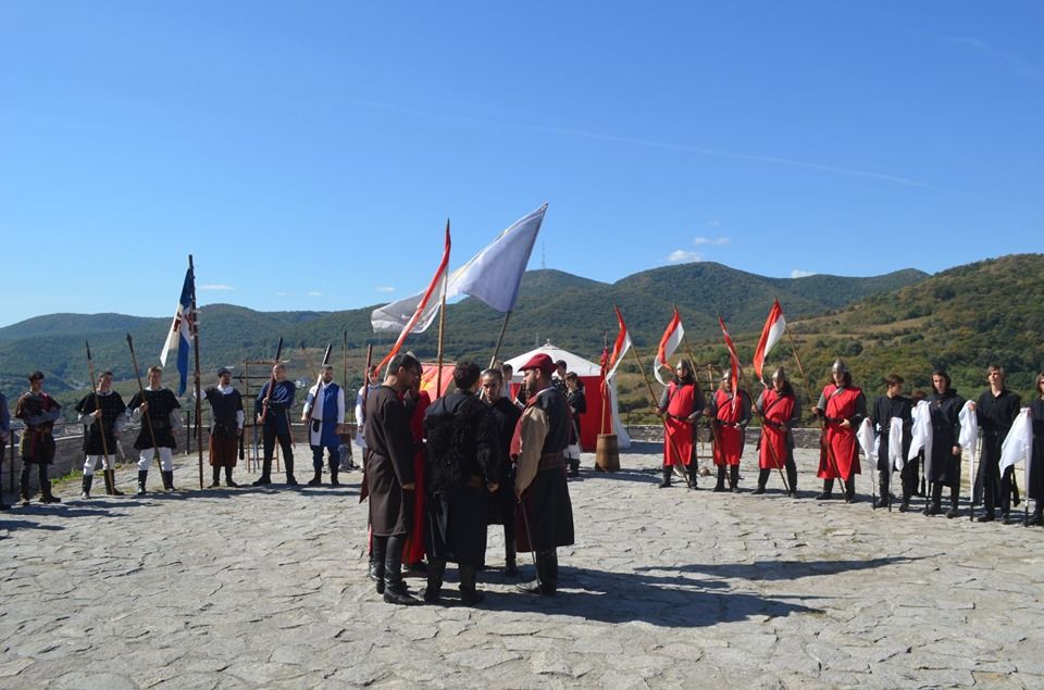 VIDEO| ,,Războinici” din cinci oraşe ale ţării, prezenţi în Cetatea Devei