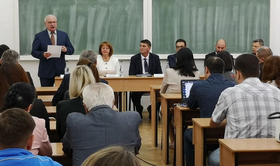 S-a deschis noul an universitar la filiala din Deva a ASE București