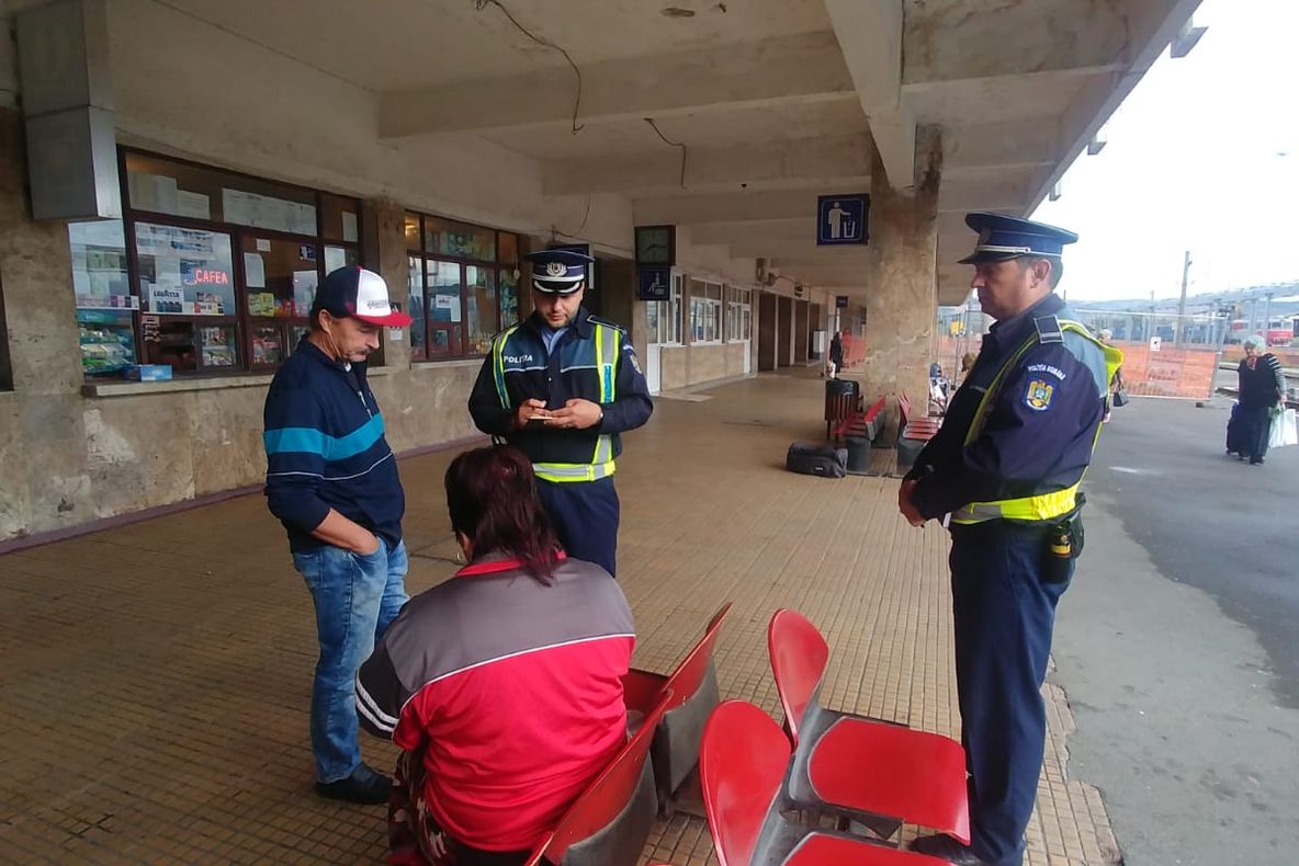 FOTO+VIDEO: Stațiile CFR, periate de polițiști