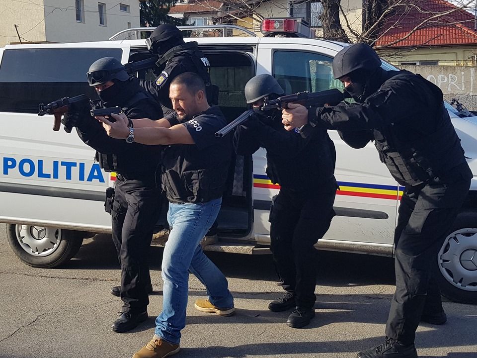 Comisarul „Cattani de România” îşi lansează cartea la Deva