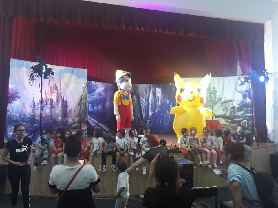 Pinocchio, păpușa din lemn, cu nas năzdrăvan, vine la Centrul Cultural din Deva