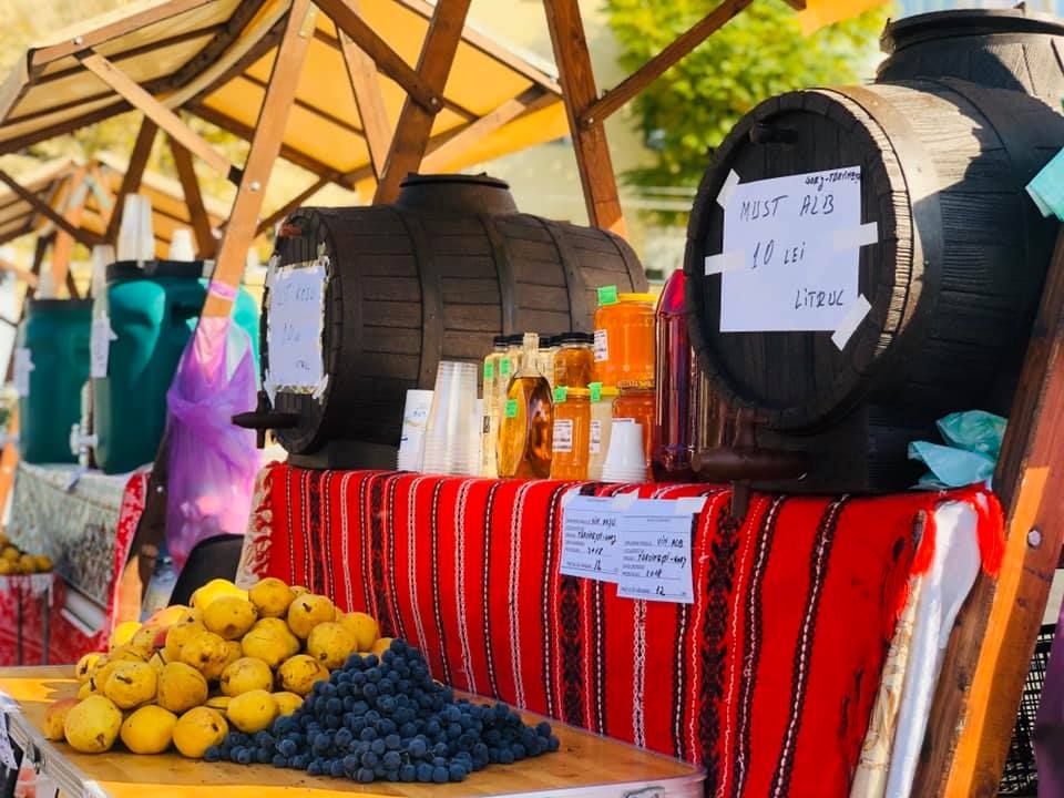 Deva: „Târgul Roadelor de Toamnă” la piața mică, de lângă pompieri