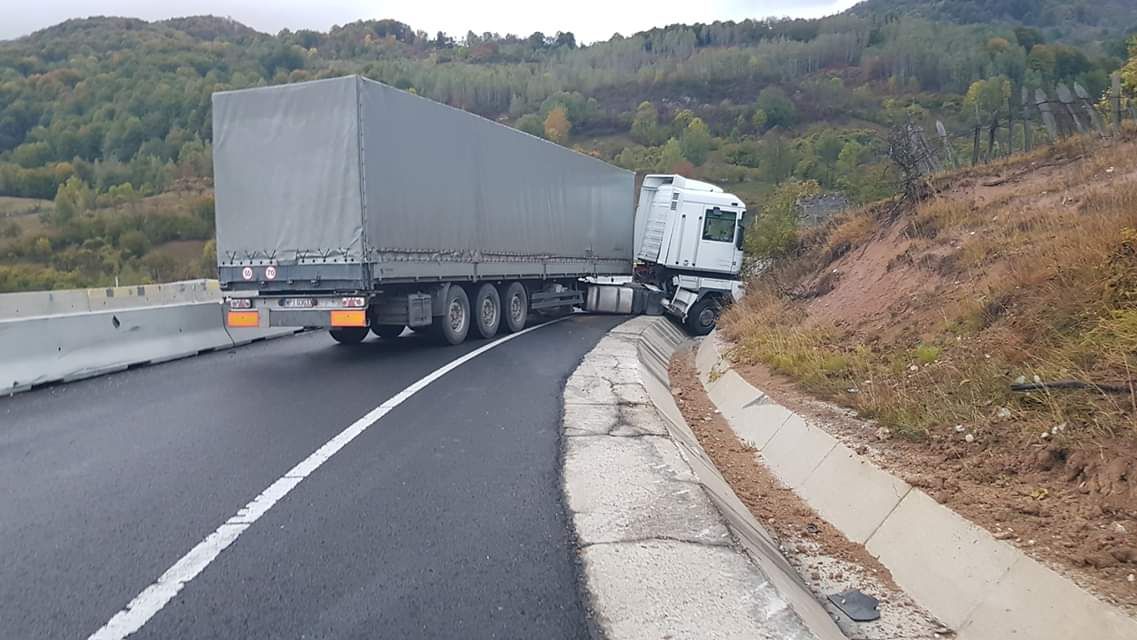 Trafic rutier ingreunat pe DN 66