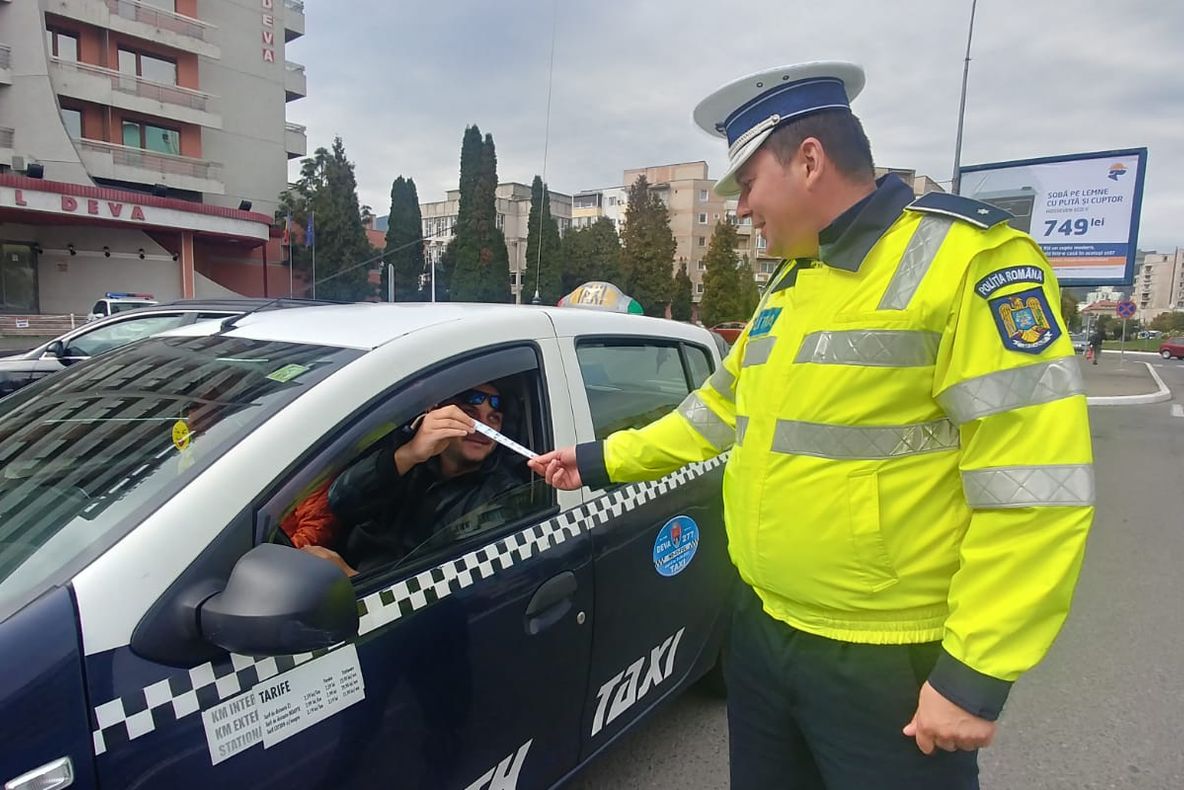 Se schimbă legea. Amenzi mai mari pentru folosirea telefonului mobil la volan