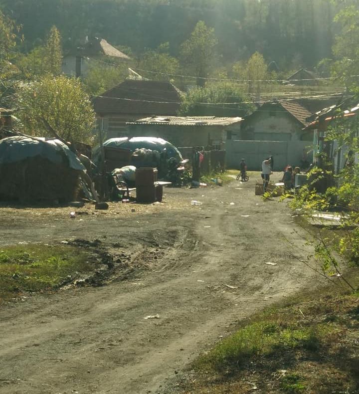 Peisaj dezolant spre zonele turistice din vestul Văii Jiului