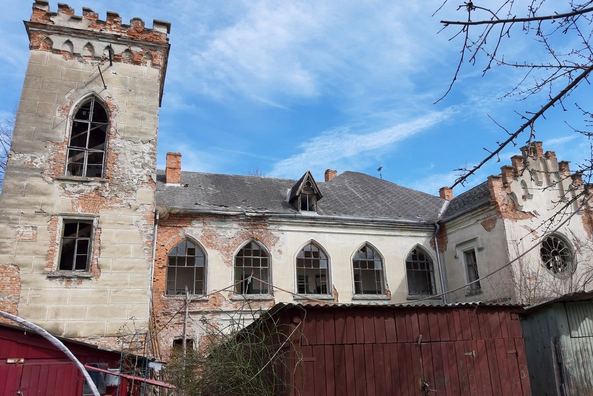 Castelul contelui Nopcsa, din Săcel, intră în restaurare