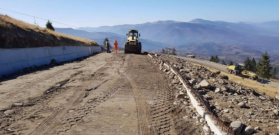 FOTO: Cum arată șoseaua spre nori