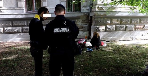 Valizele buclucaşe. S-a dat alarma în zona Tribunalului Hunedoara din pricina unor genţi „suspecte”