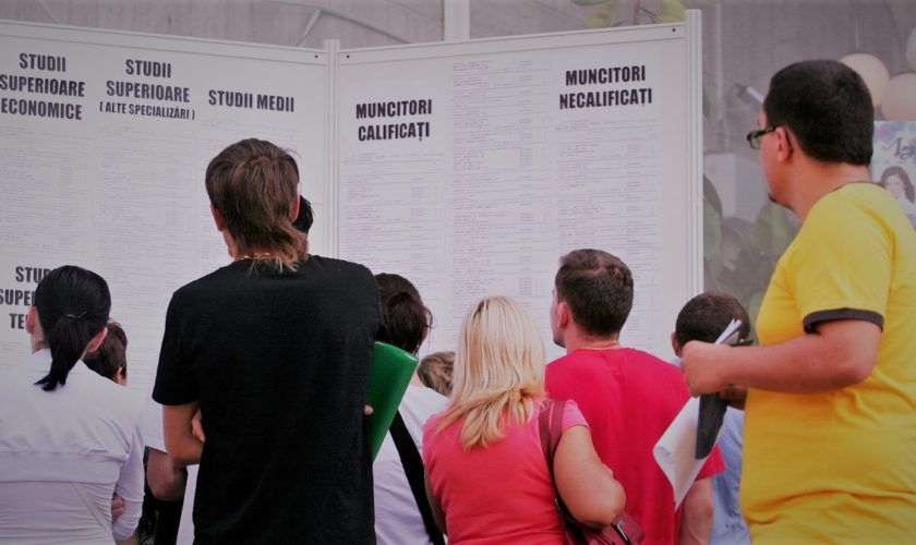 Aproximativ 6.500 de hunedoreni şi-au găsit un loc de muncă, cu sprijinul AJOFM