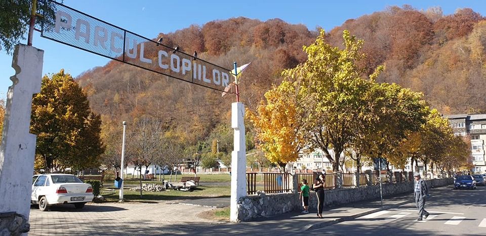 Parcul din municipiul Lupeni a intrat în reparații capitale