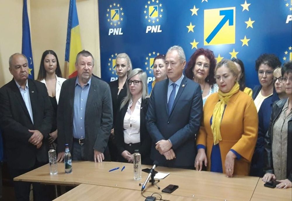 Deputatul Lucian Heiuș, șeful liberalilor hunedoreni, cere demisii de urgență