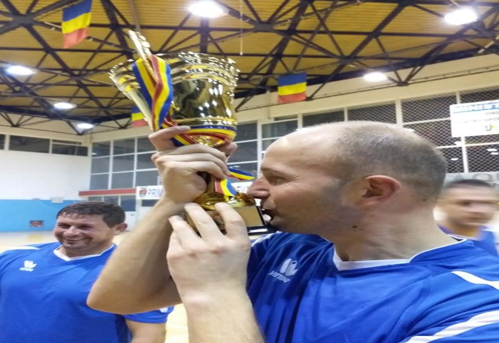 Pompierii hunedoreni au învins la fotbal în sală