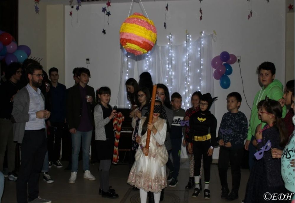 „Ceai Dansant”, eveniment caritabil la Deva. Intrarea, pe bază de alimente ce vor fi donate unui azil de bătrâni