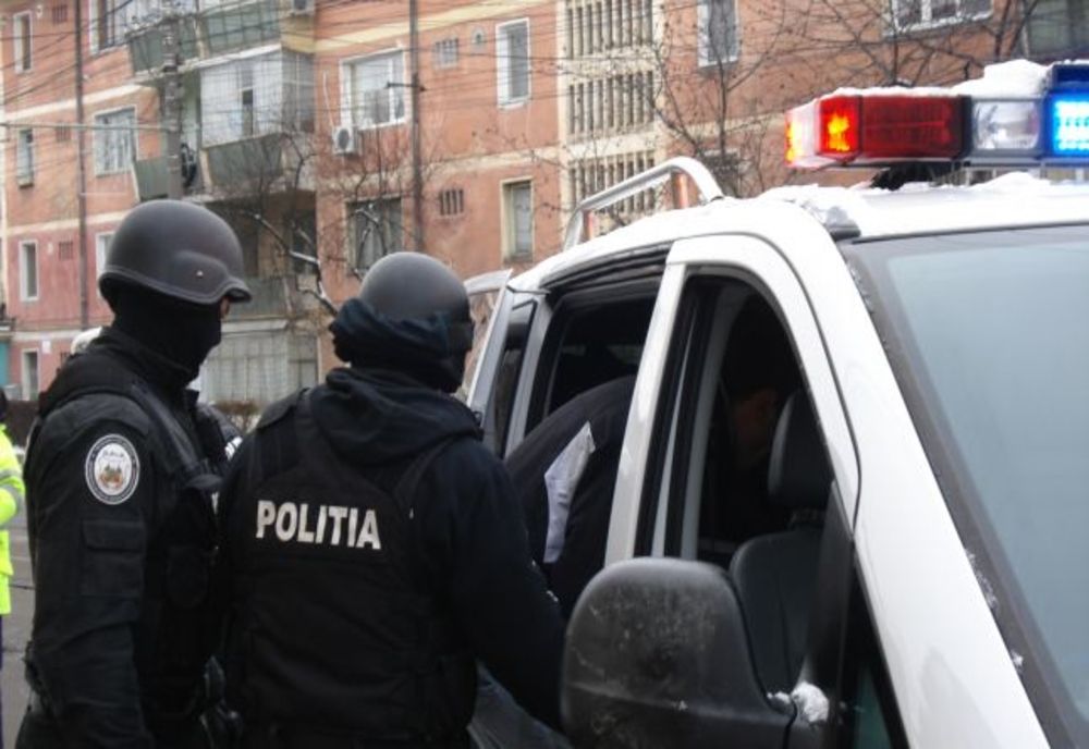 Bătaie sângeroasă, cu pumni și picioare, la un bar din Hunedoara. Doi agenți de pază s-au dezlănțuit și au agresat doi clienți care au făcut scandal