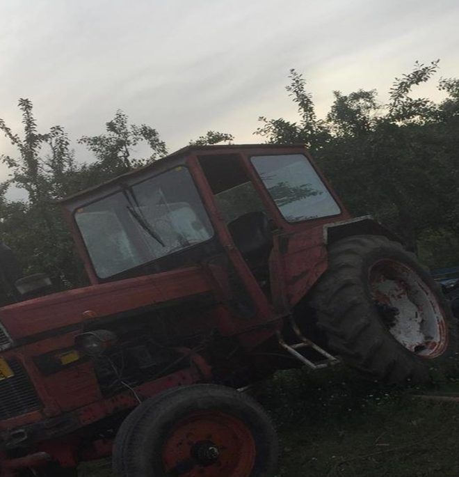 Țeapă cu un utilaj agricol. Cum a fost păcălit un hunedorean care a plătit avans pentru un tractor