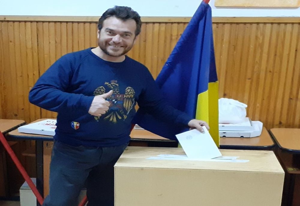 Polisportivul hunedorean Avram Iancu, care a purtat numele României prin apele mai multor țări, a  votat. „Cum Hidra și-a strâns Capetele... M-am văzut nevoit să aleg”