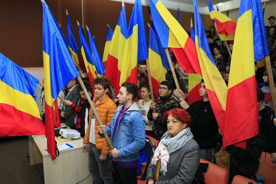 „Ziua Națională a României”, marcată de biblioteca județeană din Deva