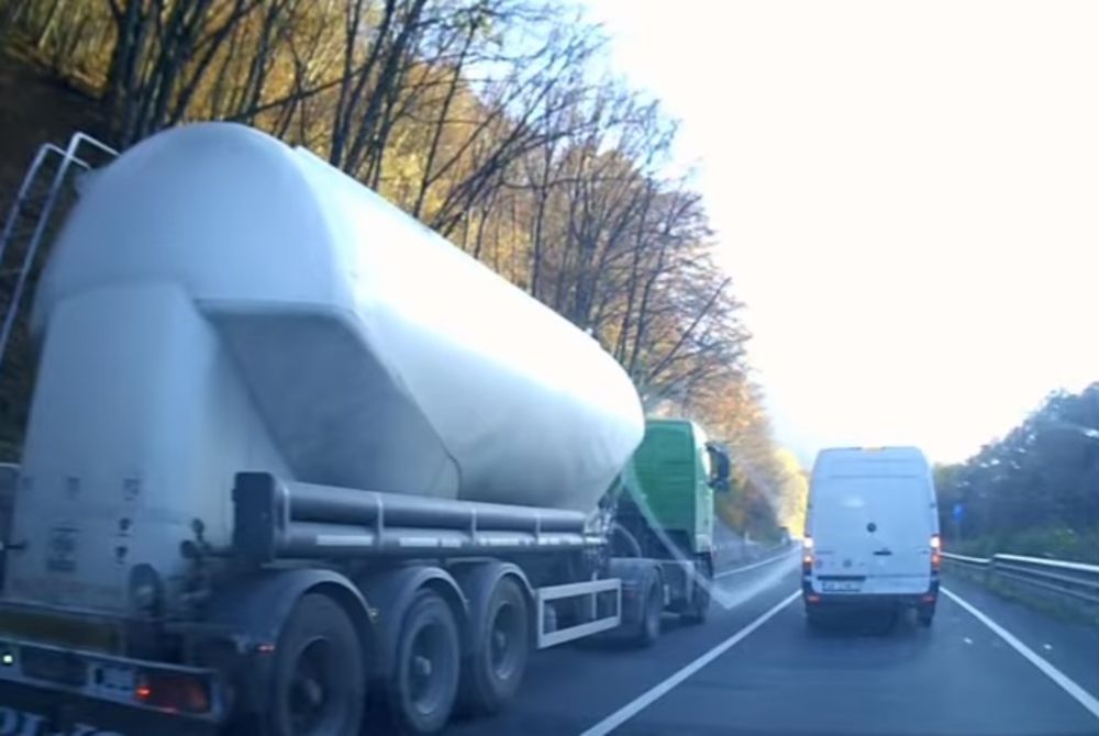 UPDATE| Polițiștii hunedoreni, pe urmele șoferului „kamikaze” de pe DN 76