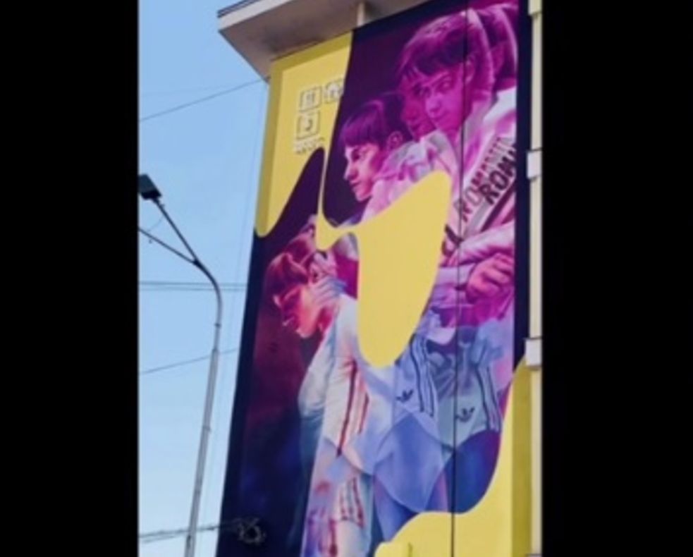 Pictura cu Nadia Comăneci, realizată pe peretele unei clădiri din Deva, a fost finalizată