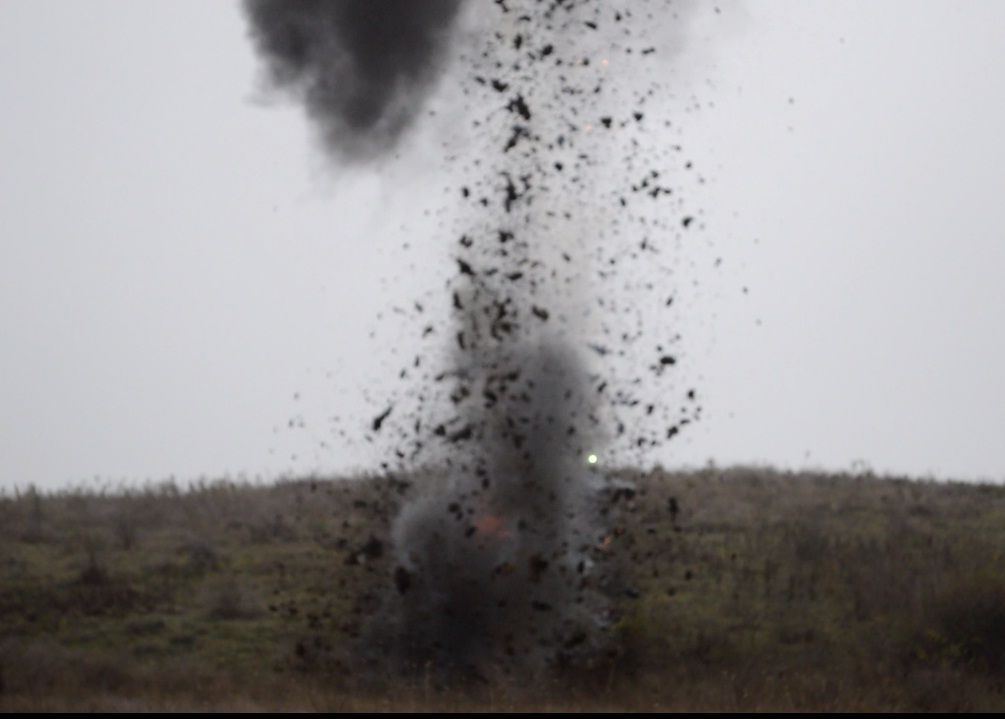 Evitați zona poligonului de pe Dealul Paiului din Deva! Se va arunca, din nou, în aer muniţie rămasă neexplodată