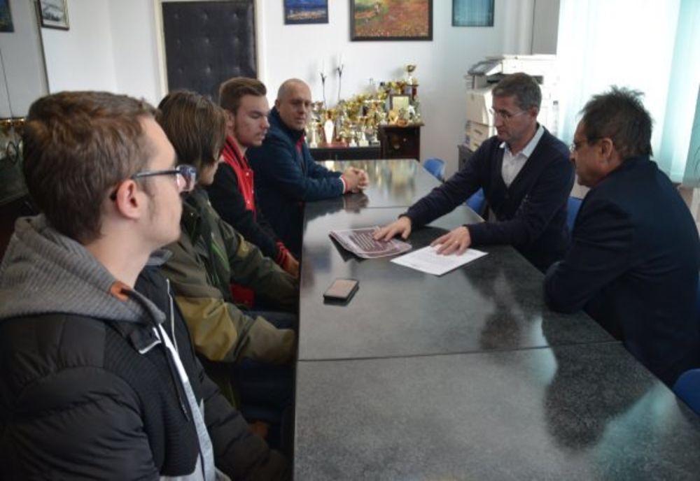 Demonstrație de robotică la Petroșani