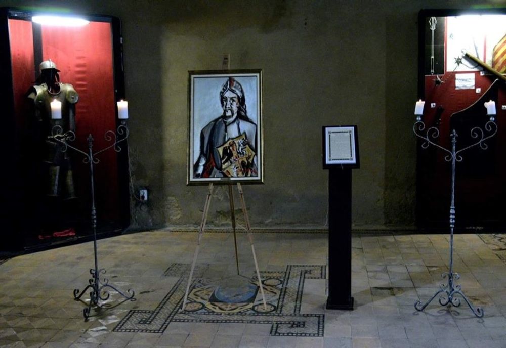 Portretul lui Ioan de Hunedoara, realizat de pictorul Liviu Lăzărescu, donat Castelului Corvinilor