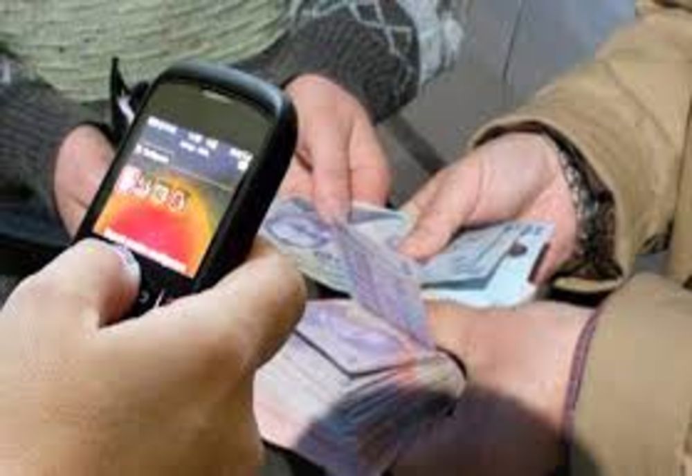 Indivizi căutați de polițiști după ce au obţinut fraudulos 2.000 euro de la o femeie din Franţa, prin metoda „accidentul”.