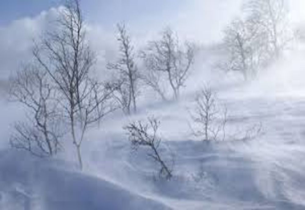 Alertă meteo de ultimă oră. Cod portocaliu de vânt și ninsoare viscolită