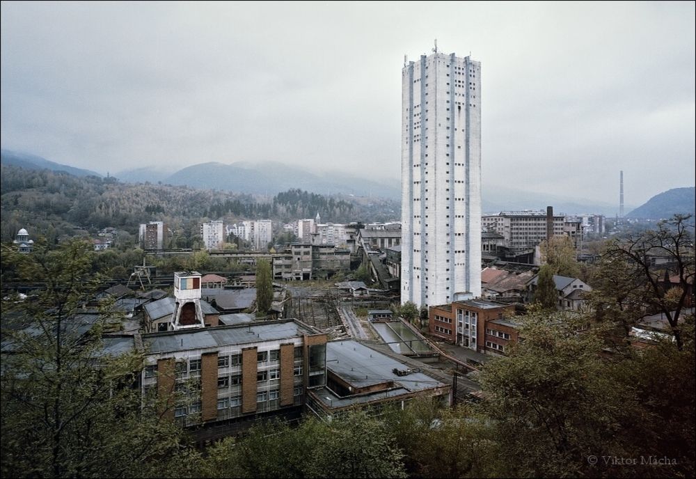 Zece angajaţi ai Minei Lupeni, inclusiv directorul, în izolare după ce un angajat s-a infectat cu COVID-19