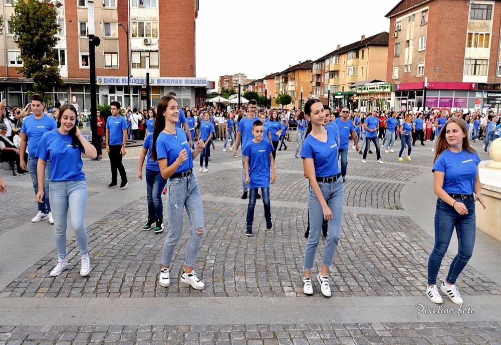 Flashmob Jerusalema la Hunedoara