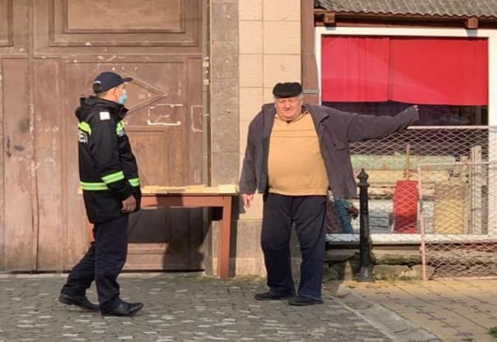 Cànd port mască înseamnă că îmi pasă de viaţa celui de lângă mine