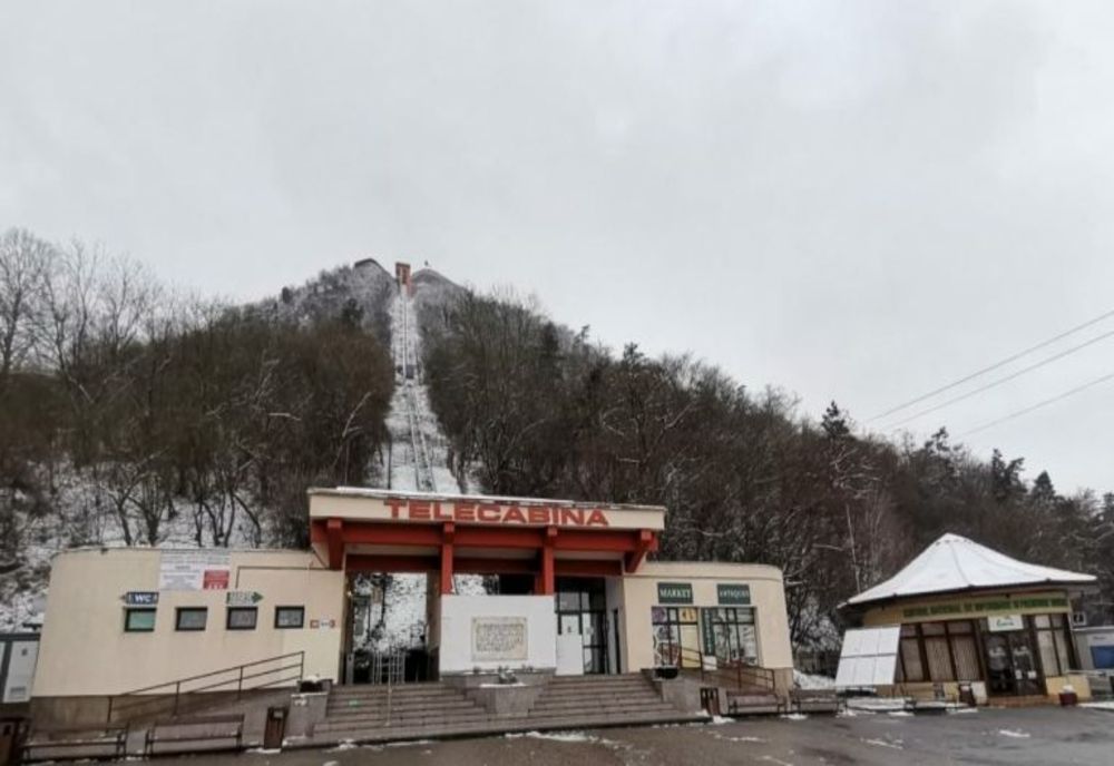 Telecabina spre Cetatea Deva își reia cursele, după două luni de pauză
