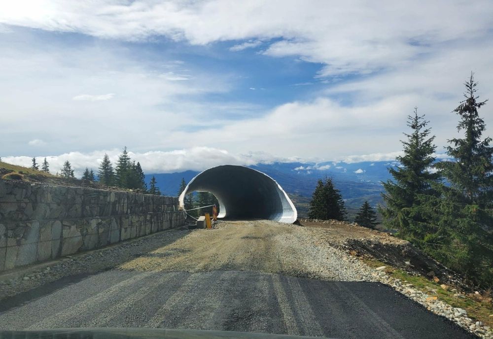 Somație pentru întârzierea lucrărilor pe drumul spre Parâng