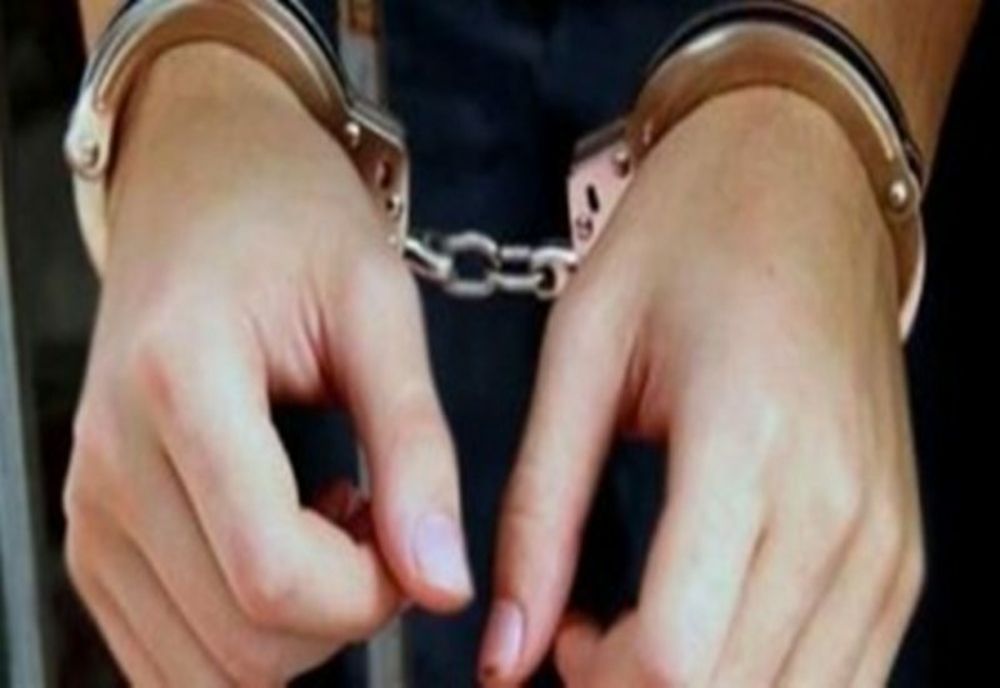 Hunedorean arestat pentru că și-a bătut fosta iubită și pe fiica acesteia