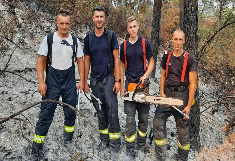 FOTO Acțiunea pompierilor români a continuat și ieri, în zona Spathari din insula Evia