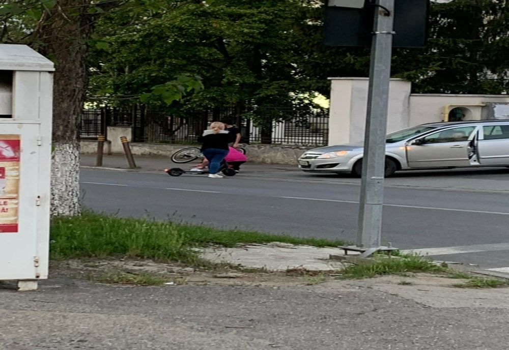 Fetiță aflată pe o trotinetă electrică, rănită într-un accident rutier