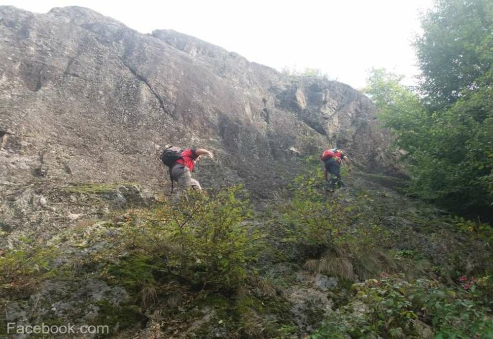 Un bărbat care s-a abătut de la traseu, în Masivul Retezat, a fost găsit mort