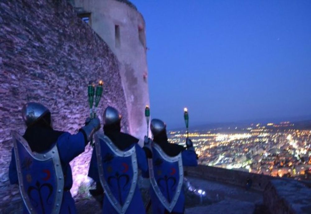 Rondul cavalerilor de gardă la Cetatea Deva