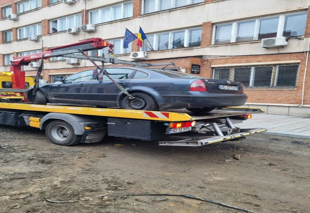 A parcat mașina-n șantierul de pe Centrul Istoric al Devei