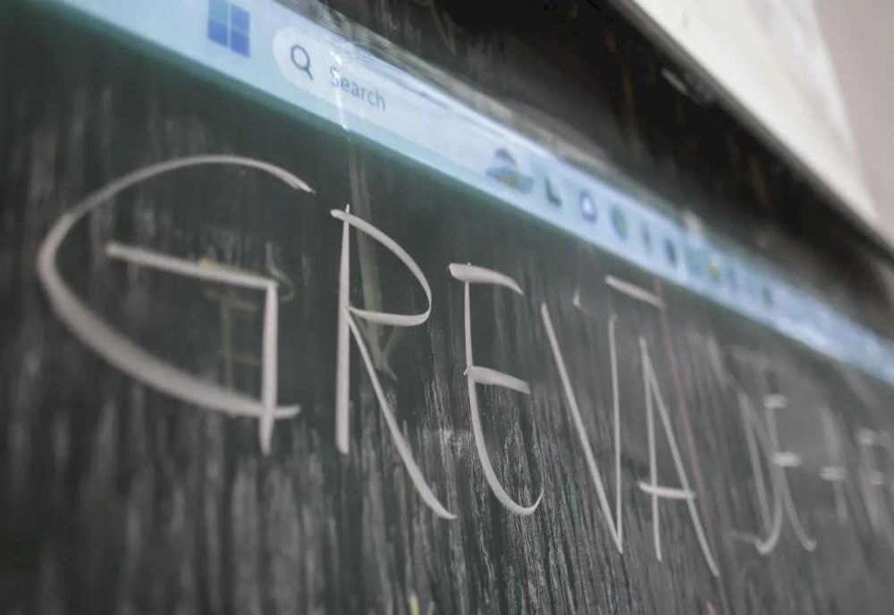 Prefectul de Hunedoara invită profesorii să înceteze greva generală