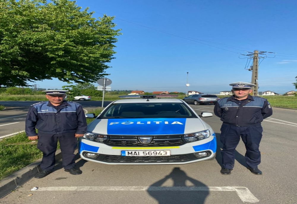 Un tânăr care a vrut să-și pună capăt zilelor, în județul Hunedoara, a fost salvat de polițiști