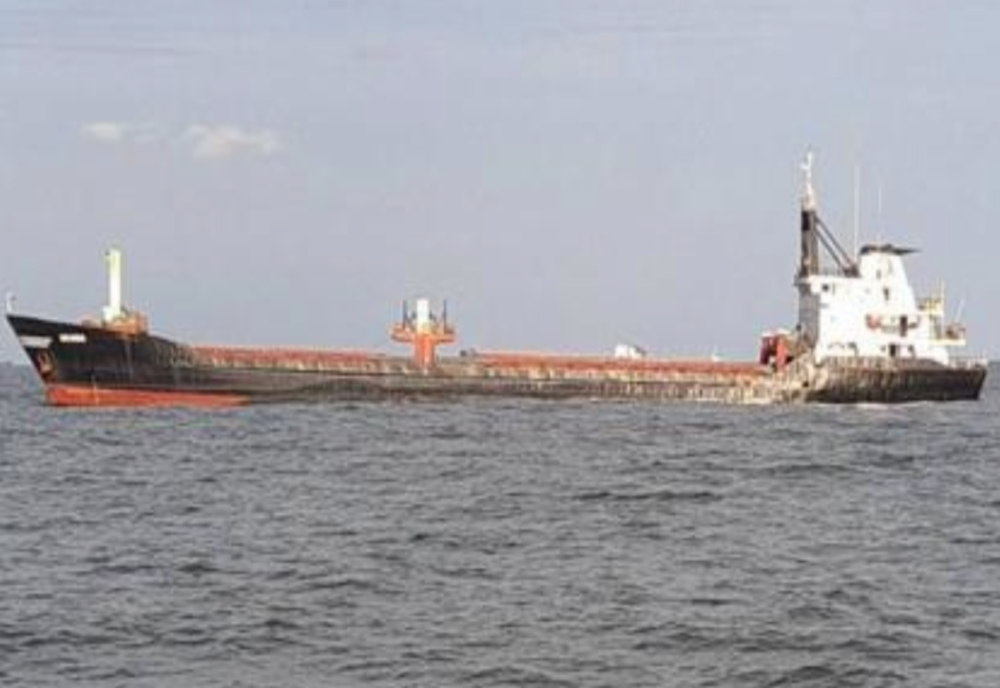 Explozie la o navă, în Sulina, după ce ar fi lovit o mină marină